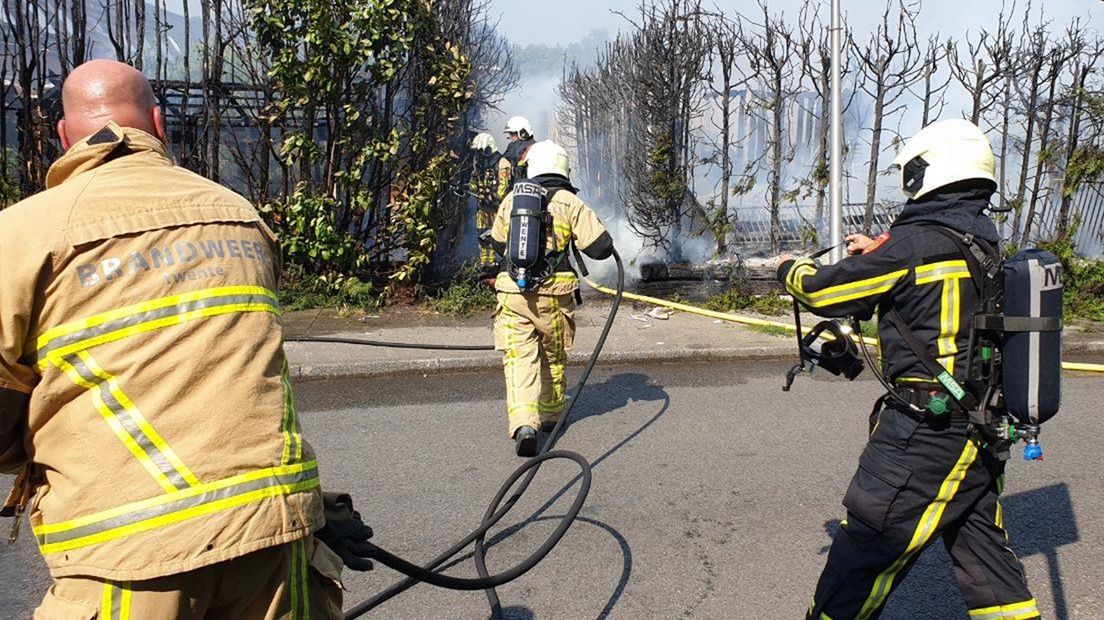 Corniferenbrand slaat over op woning in Hengelo