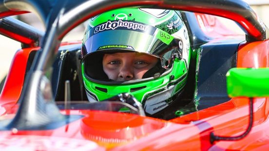 Toptalent Juste (15) wint nu al eerste race in Formule 4
