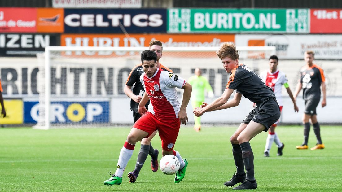 Ali Akla in actie voor IJsselmeervogels.