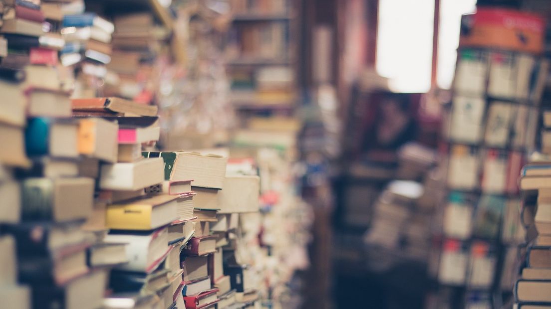 books-1163695_1920