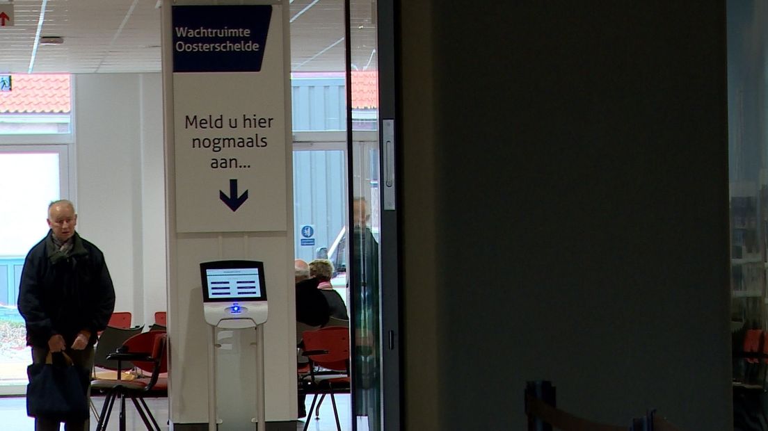 'Aanmelden in ziekenhuis gaat nu net als op Schiphol' (video)