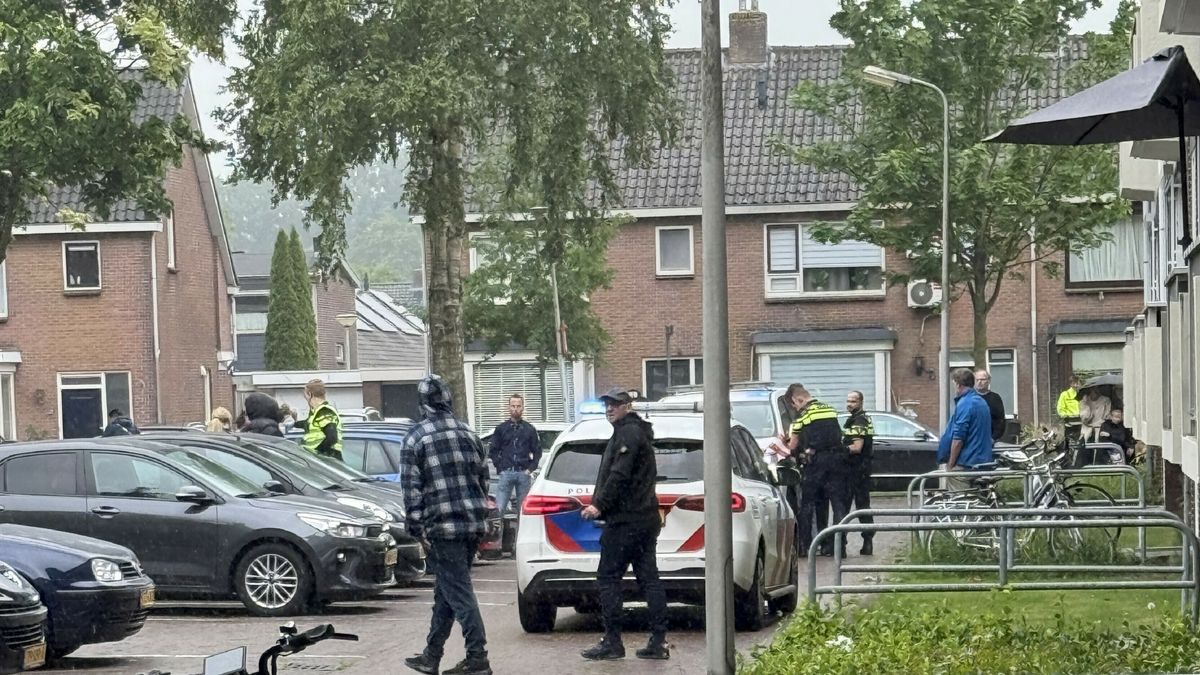 Aanhoudingen in Hoogeveen na diefstal en bedreiging in supermarkt