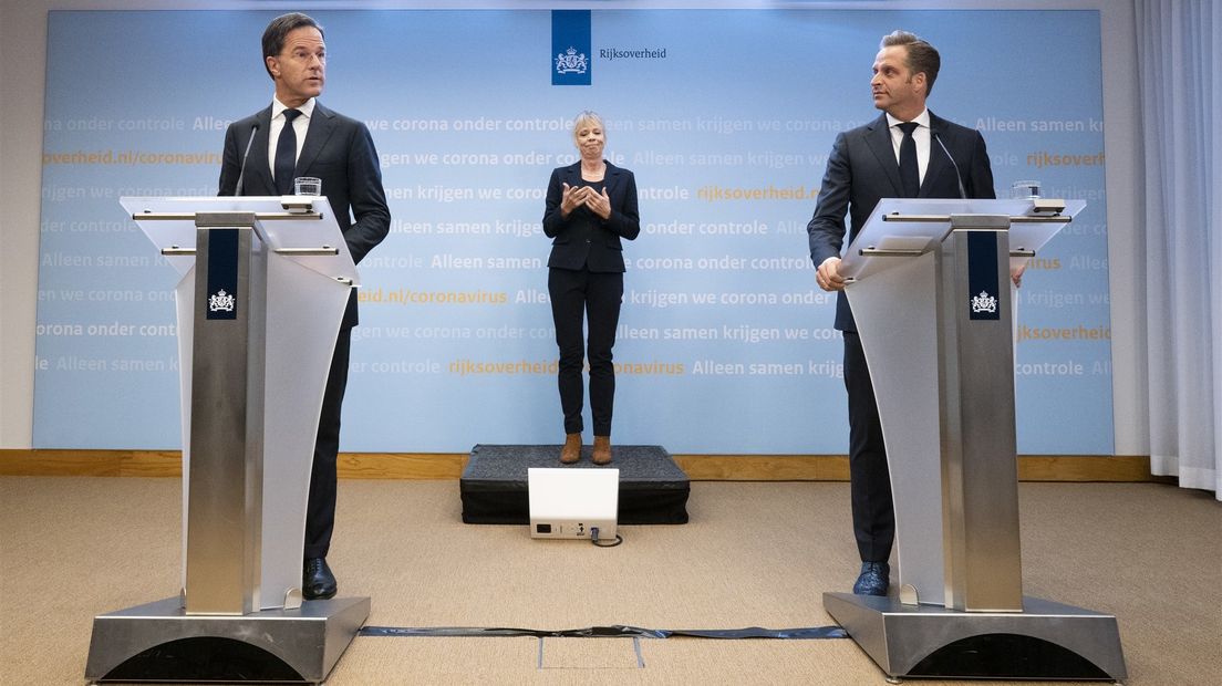 Rutte en de Jonge bij de persconferentie