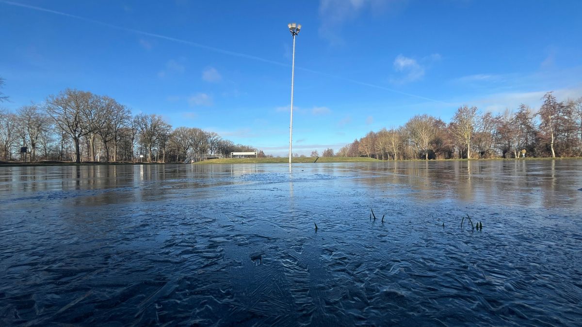 Balen voor ijsvereniging Nijeveen: te veel ijs en dus geen nieuwjaarsduik