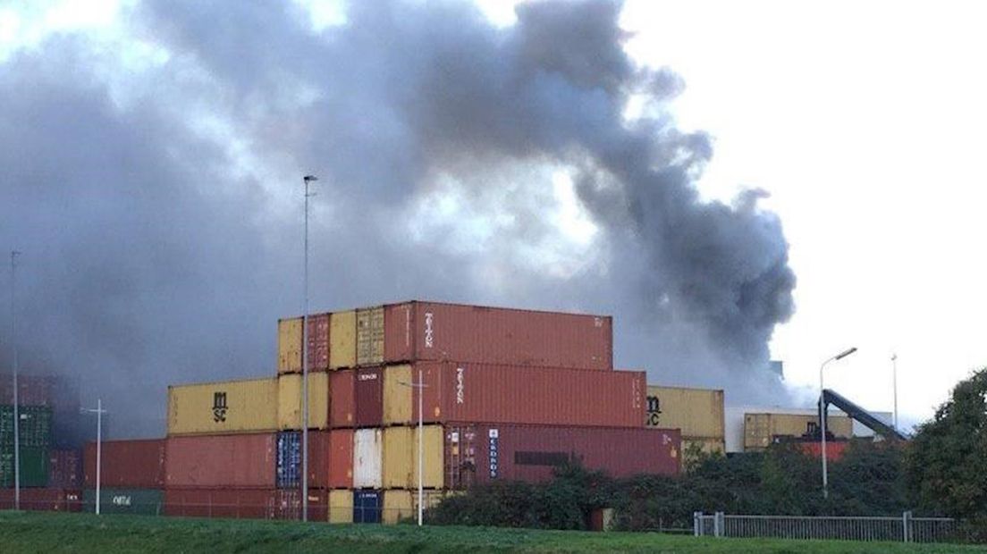Grote rookpluim in Kampen