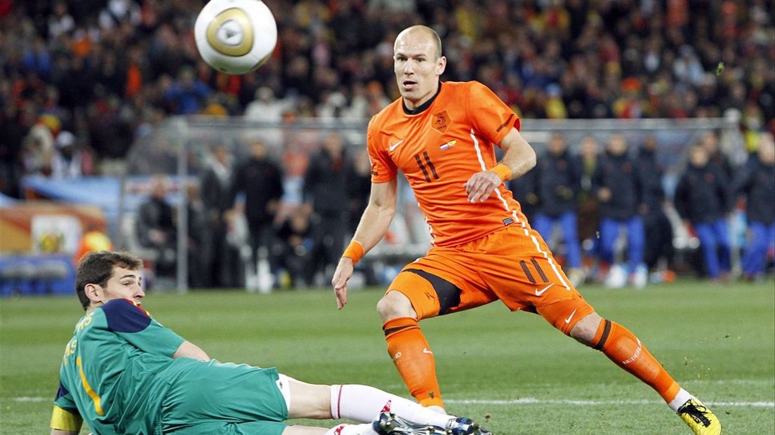 De teen van Iker Casilass voorkwam een historische treffer van Robben