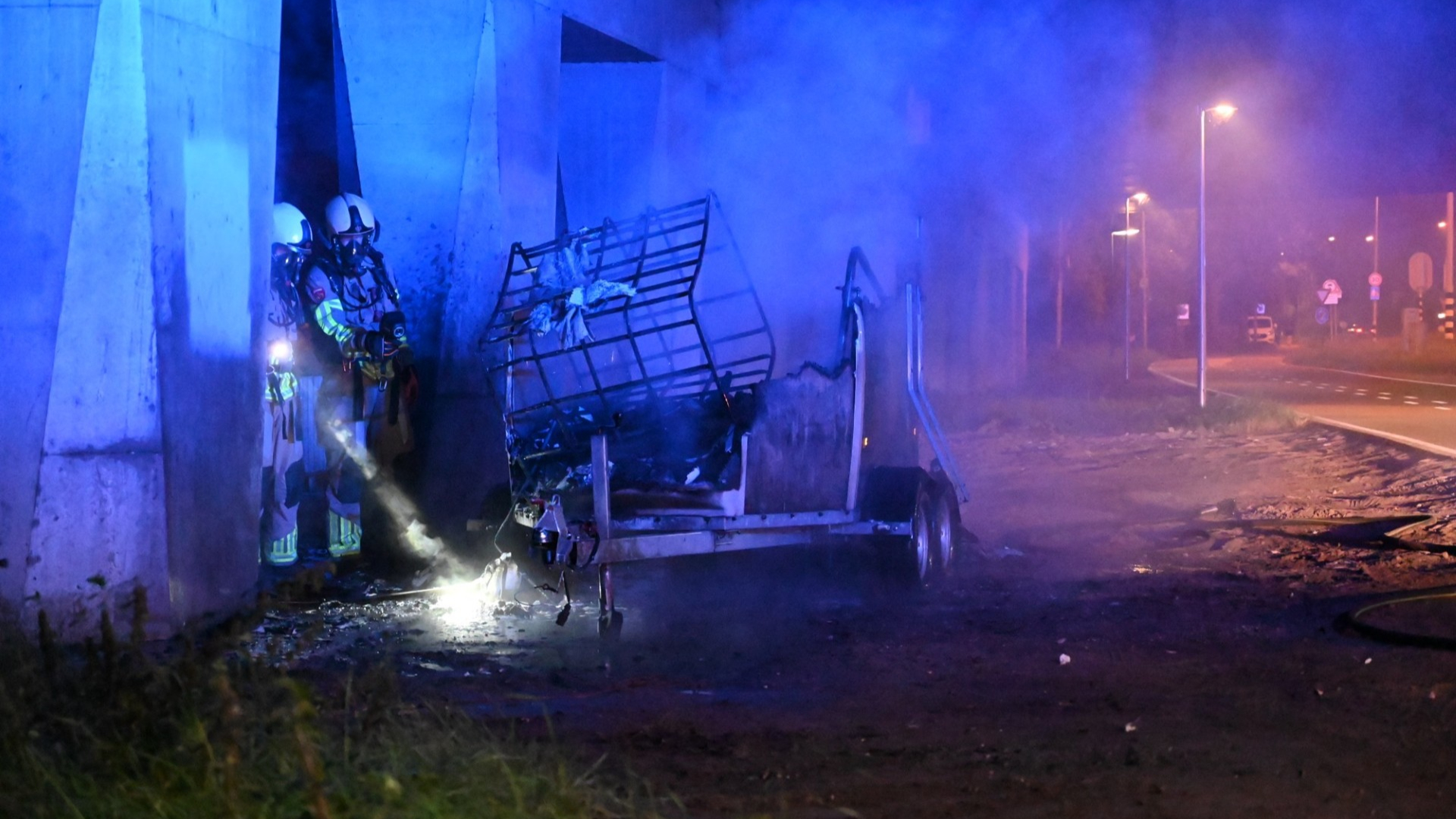 Paardentrailer in brand in Bunnik