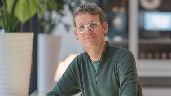 Op de fiets naar het museum, nieuwe directeur Valkhof Museum woont in Nijmegen