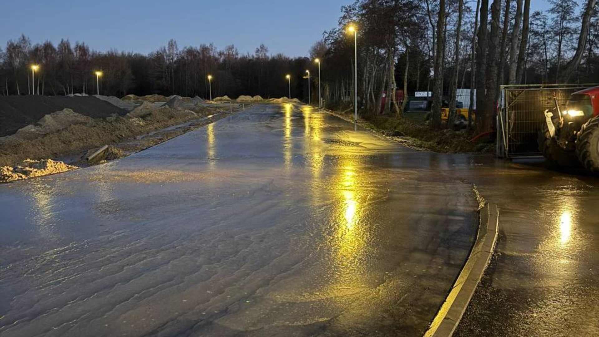 Eerste kerstdag met natuurijs: ijsbaan in Tolbert gaat open