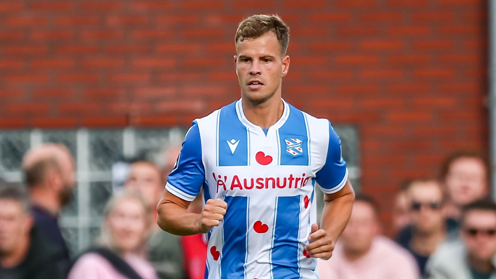 Joost van Aken earder dizze tarieding