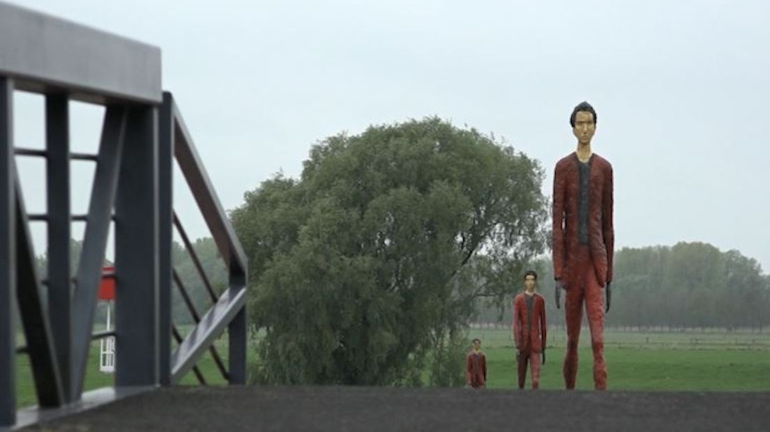 Een borstbeeld van een man, een beeld van een man ten voeten uit en een plein. Het is een beeld in meerdere delen van kunstenaar Marcel Smink. Het staat sinds 2000 in Zaltbommel aan de kade.