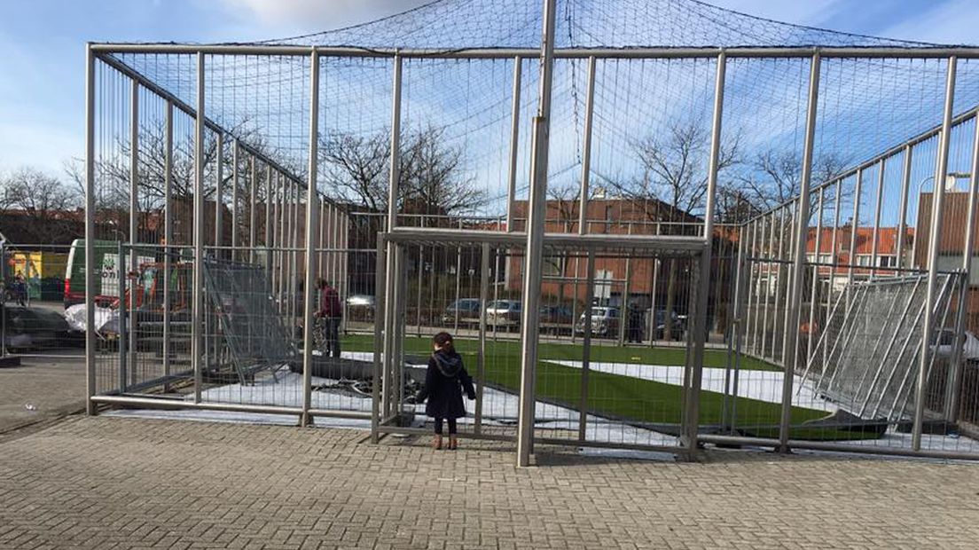 De voetbalkooi aan het Anna Blamanplein in ontwikkeling.