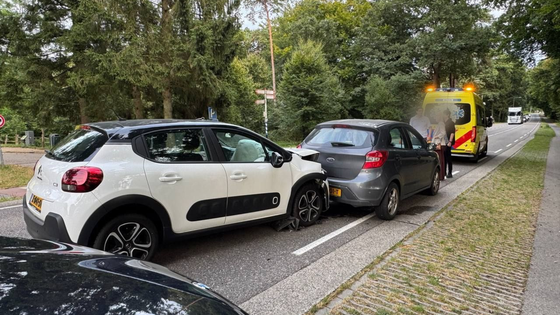 Botsing op Beekbergerweg.