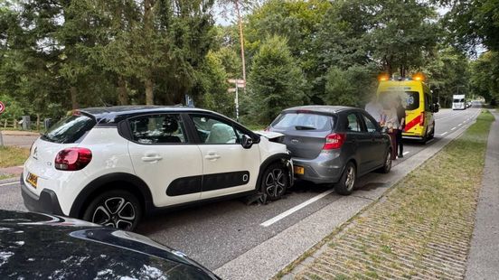 Botsing op Beekbergerweg. Botsing op Beekbergerweg.