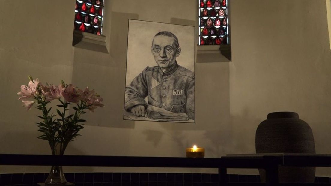 Portret van Brandsma in de Titus Brandsma kerk in Nijmegen