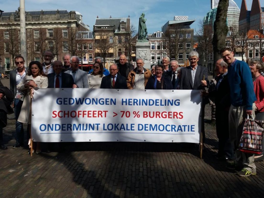 Een aantal tegenstanders van de herindeling is in Den Haag