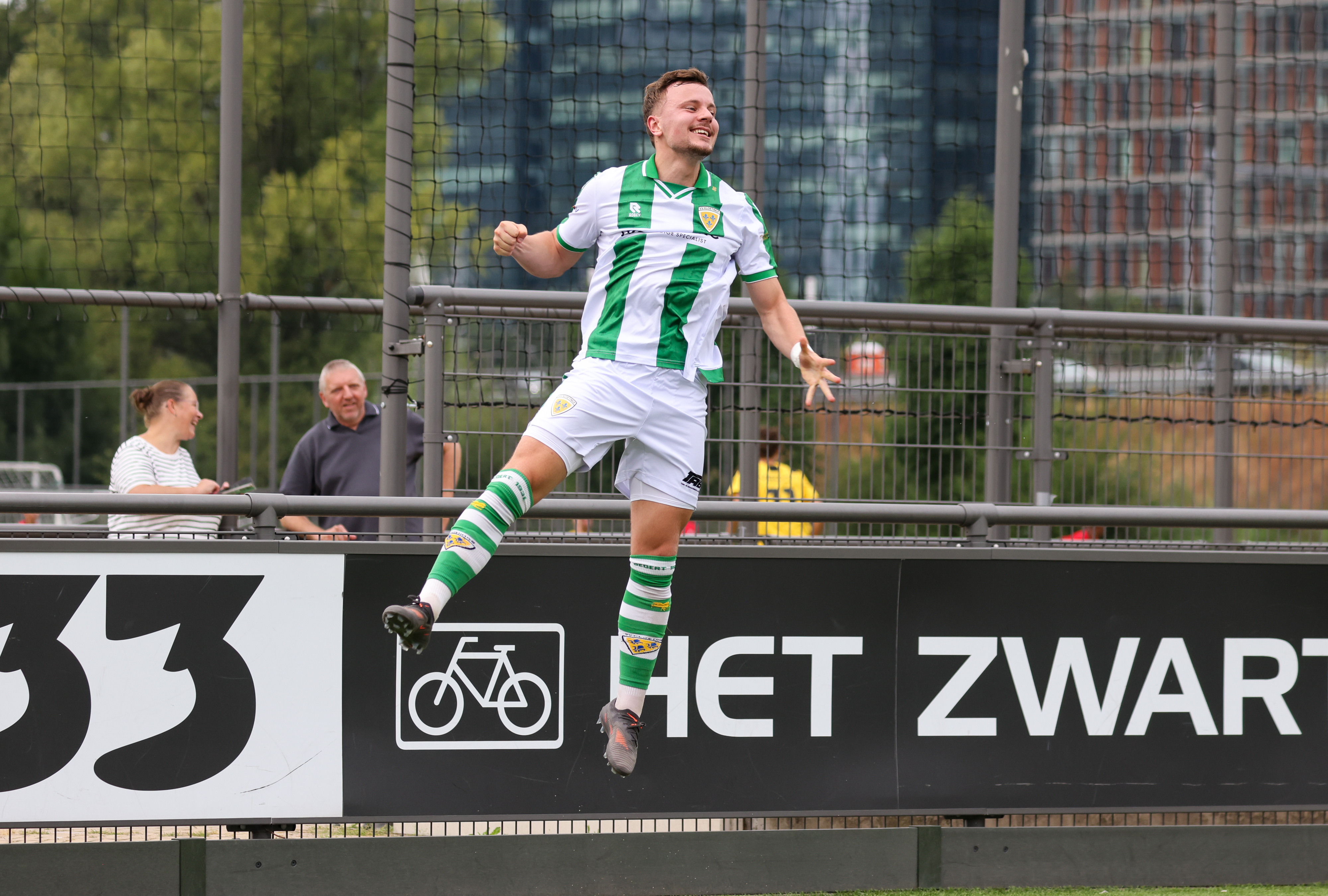 Kloetinge stunt met klinkende zege op AFC bij debuut in Tweede Divisie