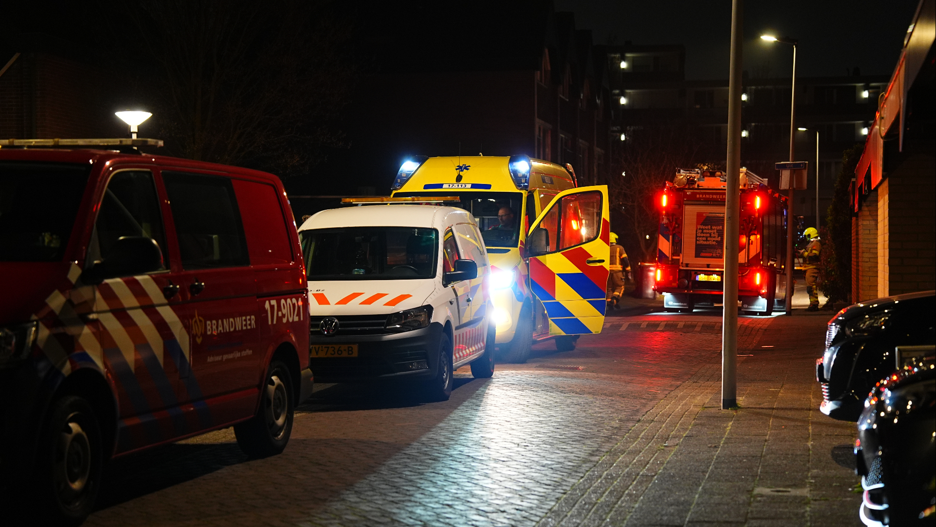 De hulpdiensten rukten massaal uit om op zoek te gaan naar de oorzaak van de vieze lucht