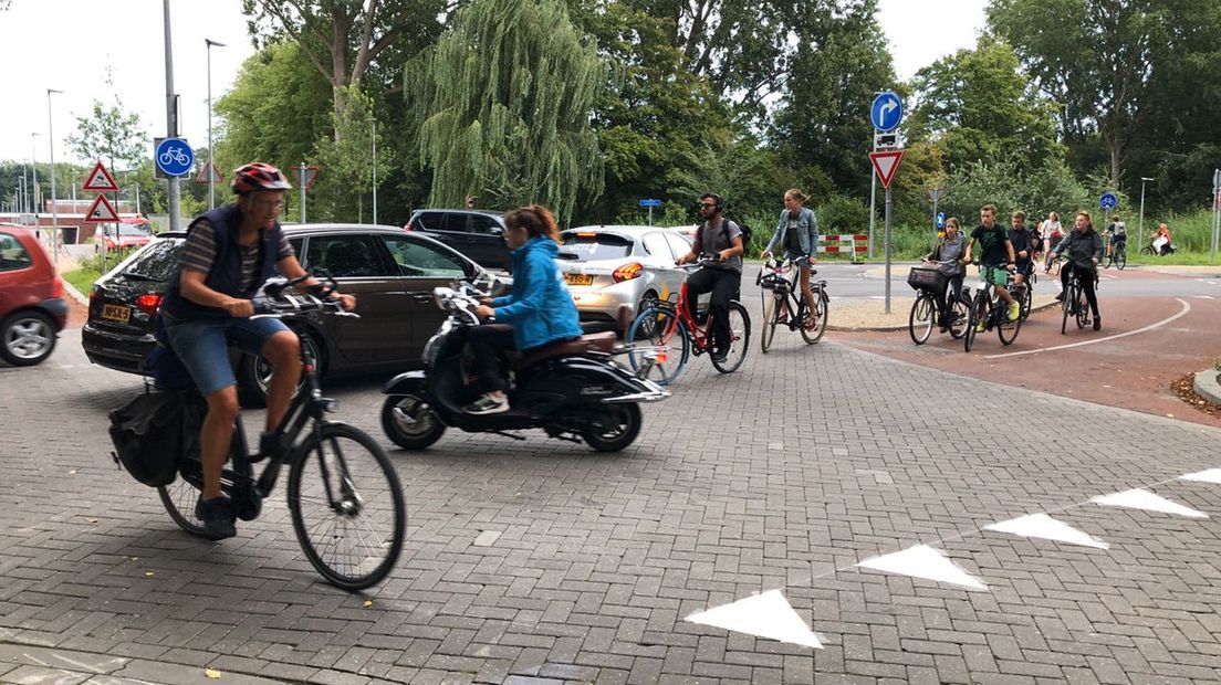 De kruising bij de Helperzoomtunnel in Groningen