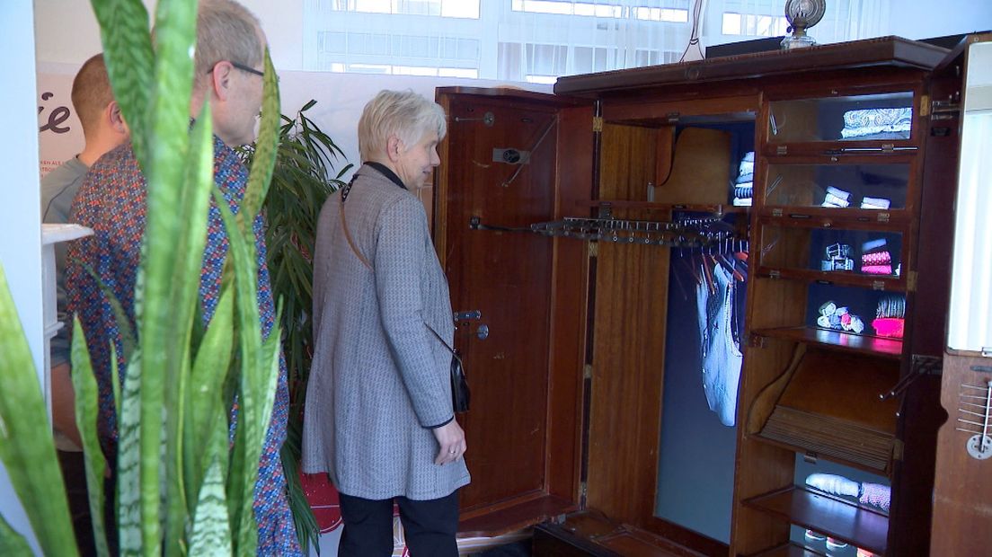 De kast gaat open en Marie vertelt