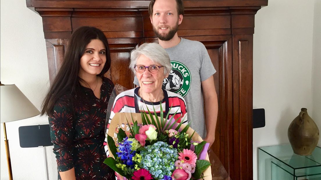 Bos bloemen voor 'rijdende engel' Gertrude