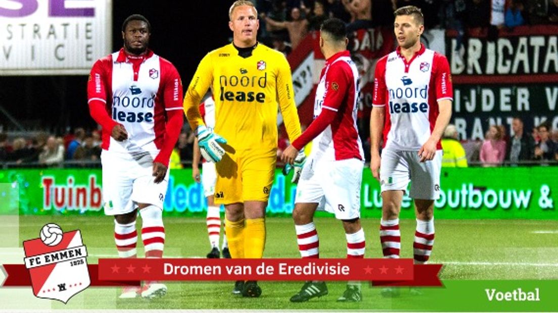 Teleurstelling bij FC Emmen (Rechten: Roel Bos/sportfoto.org)