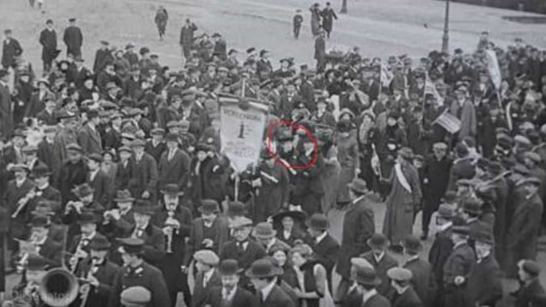 Aletta Jacobs tijdens een protestmars in 1914