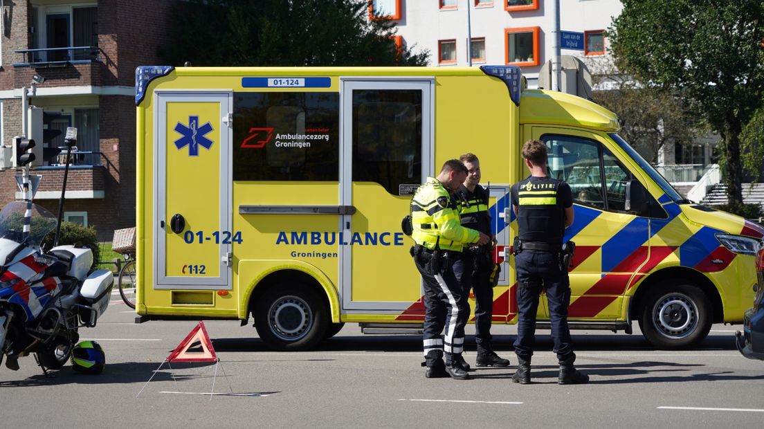 Hulpdiensten bij de aanrijding aan de Iddekingeweg