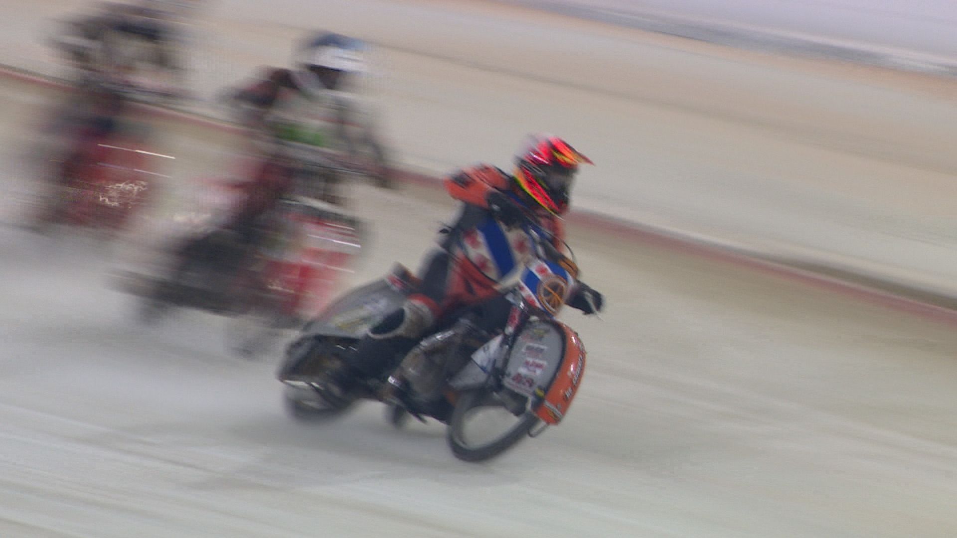 FIDEO: IIsspeedwayers Jimmy Tuinstra en Simon Reitsma yn aksje