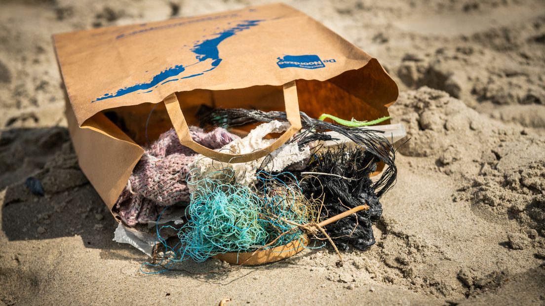 Vrijwilligers ruimen 1.268 kilo afval op van Zeeuwse stranden