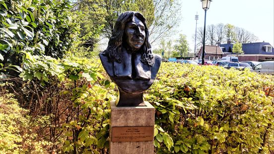 Nieuwe versie gestolen beeld Jan Steen in de maak Nieuws