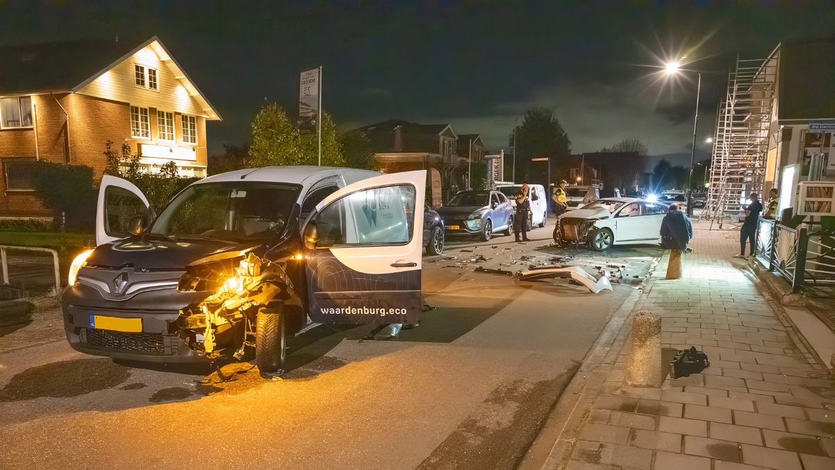 Flinke schade na ongeluk Vinkeveen