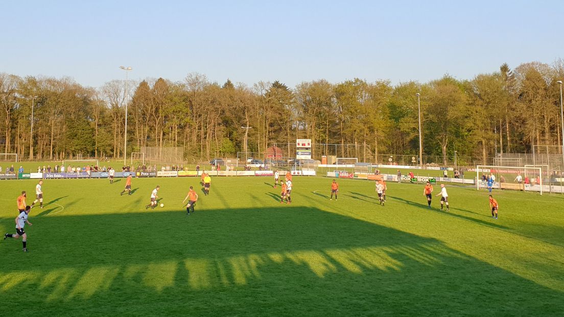Rolder Boys en FC Assen in actie (Rechten: RTV Drenthe/Ger Hensen)