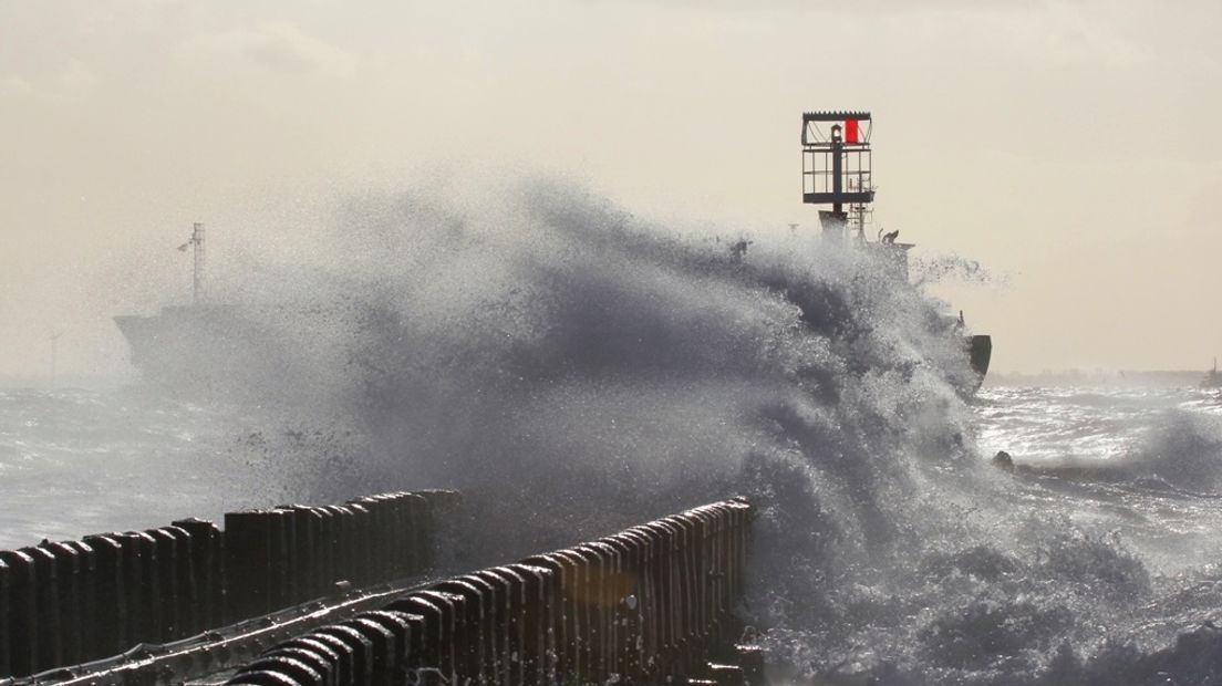 Stormachtige wind op de boulevard van Vlissingen