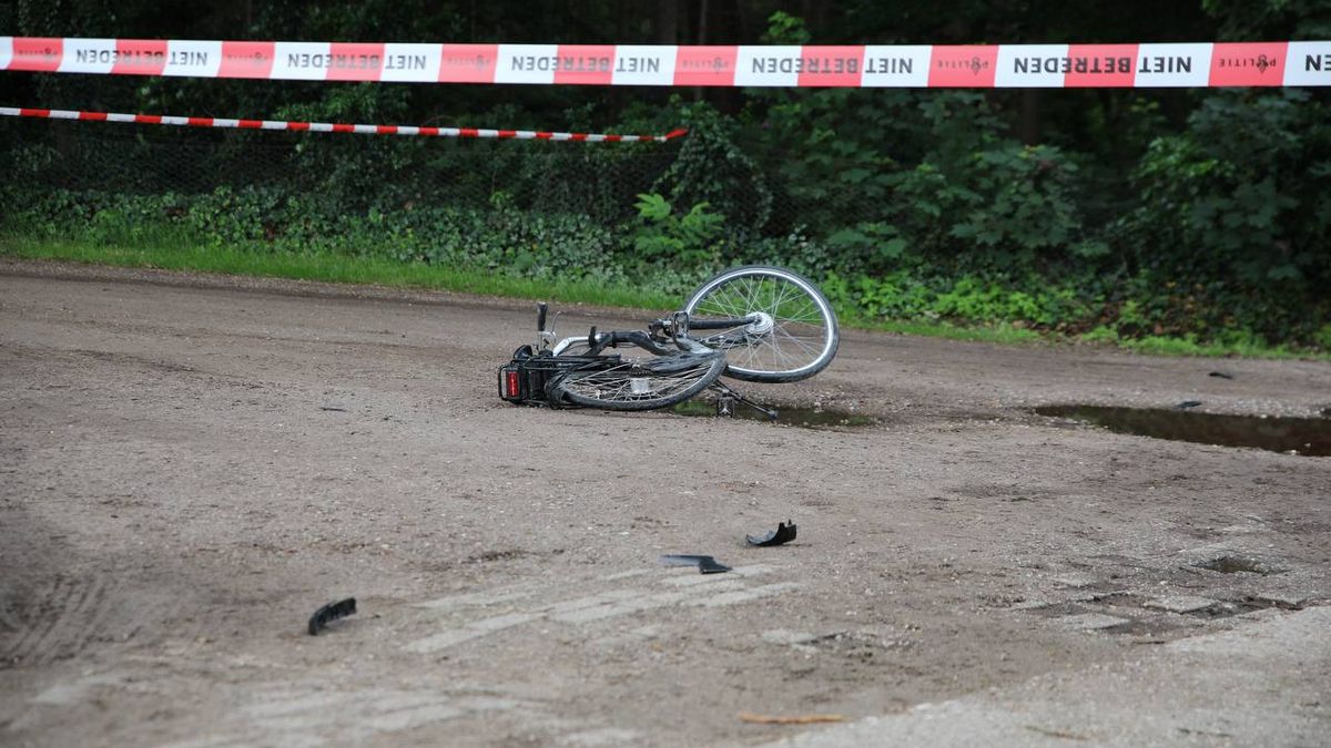 112 Nieuws: Toerit A32 bij Steenwijk dicht om modder op weg | Auto's botsen op N331 tussen Hasselt e
