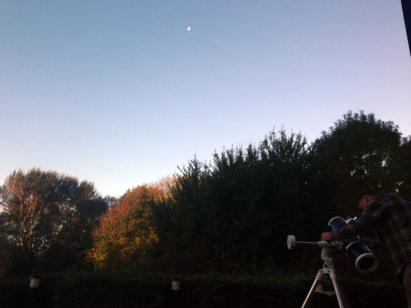 Waarom zie je overdag de maan? - Rijnmond