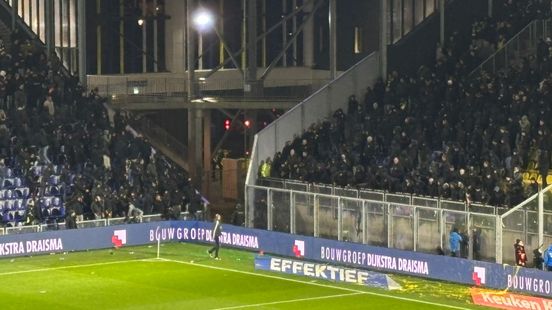 Wedstrijd ADO gestaakt na gooien vuurwerk: 'Mensen die dit doen zijn geen supporter' Nieuws
