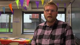Middelbare school in Emmen staat stil bij Paarse Vrijdag