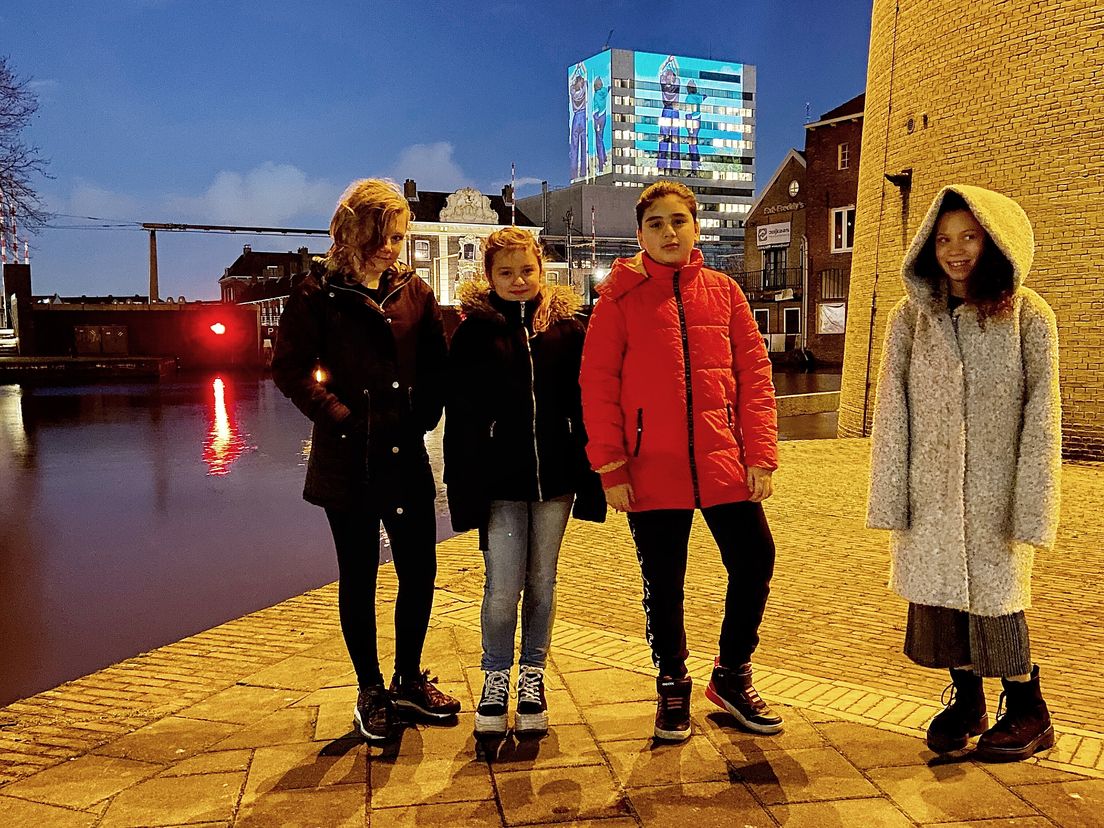 Faith, Kornelia, Kayra en Djeromey (v.l.n.r) van basisschool de Kaleidoscoop in Schiedam