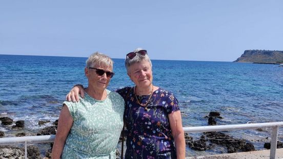 25 jaar homohuwelijk: Truus (74) en Ingrid (75) lopen nog altijd hand in hand