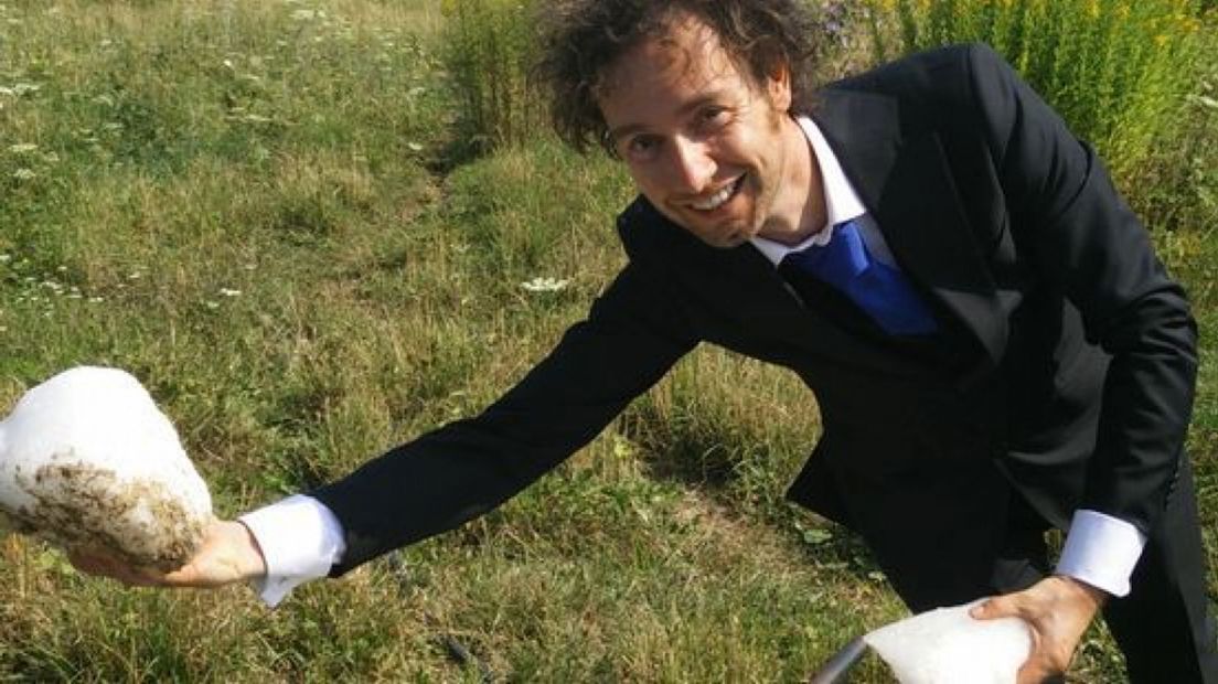 Ridder René Arendsen met ijs, ijs dat stuwwallen vormde in Gelderland.