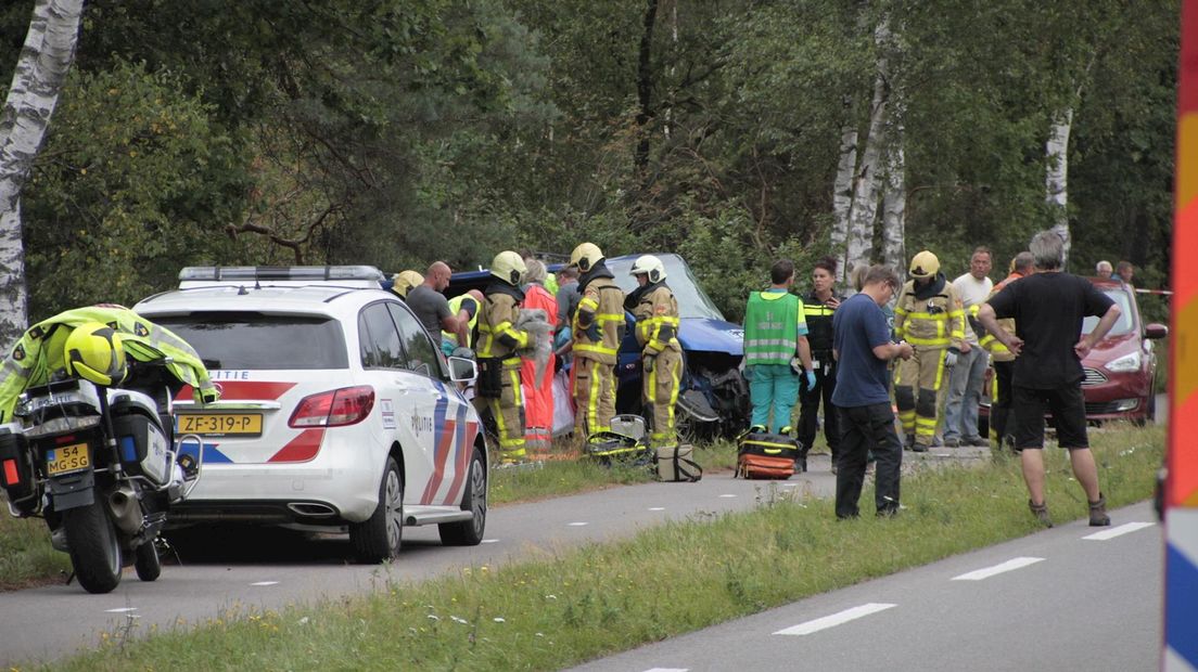 Mannen uit Steenwijk en Goor gewond bij dodelijk ongeluk Ermelo