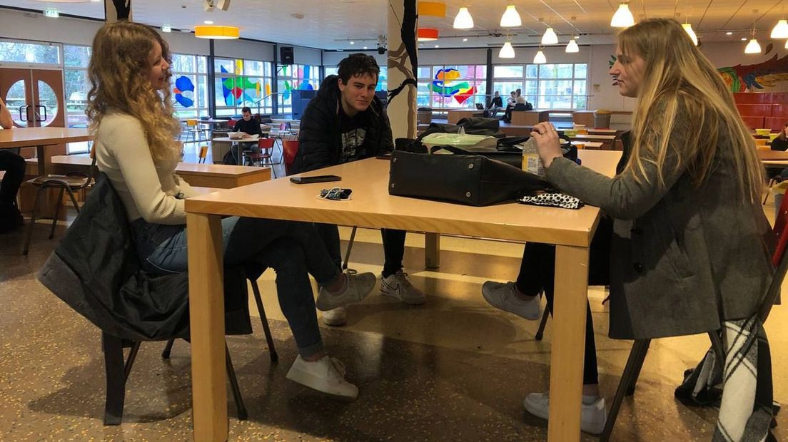 Examenleerlingen in de aula van de Lindenborg in Leek