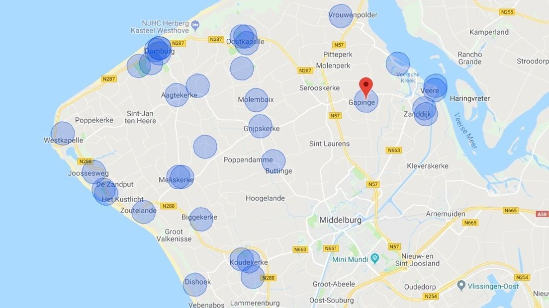 Een plattegrond van Veere met daarin de 24/7 bereikbare AED’s.
