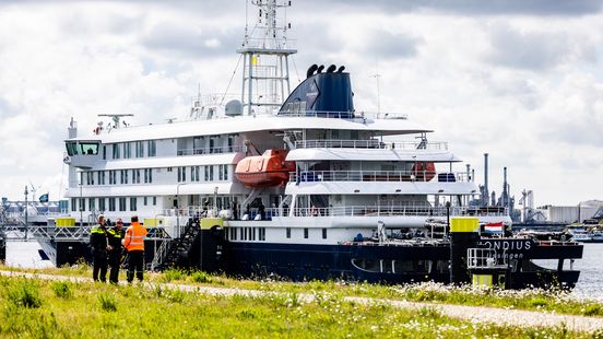 Cruiseschip Hondius verlaat Rotterdam en zet koers naar Spitsbergen