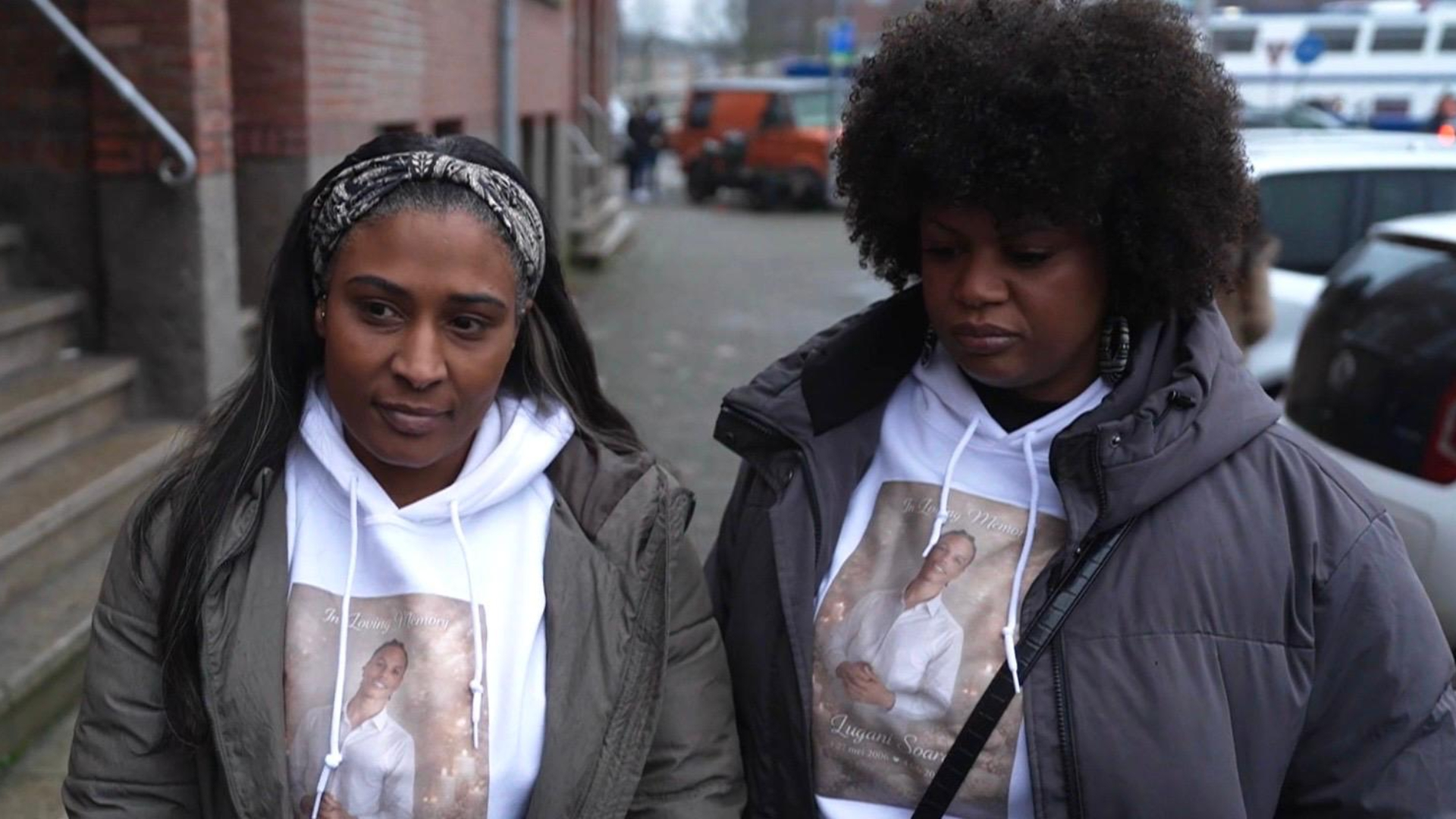 Elina (L) en Amandina (R), de tantes van Lugani.