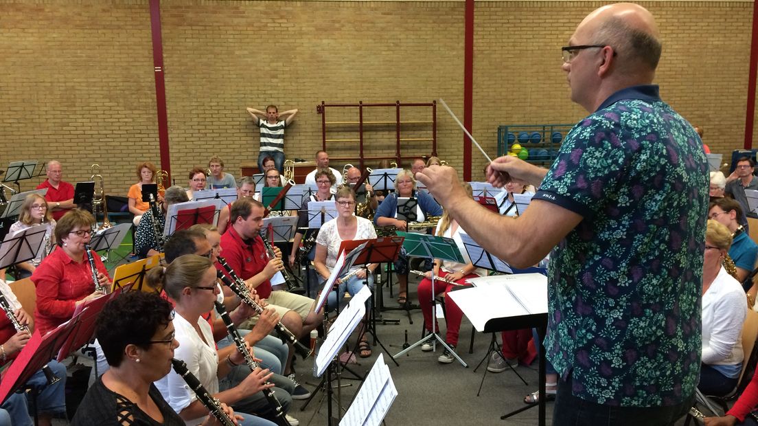 Drents Vakantie Orkest 2016 repeteert in Roden (Rechten: RTV Drenthe)