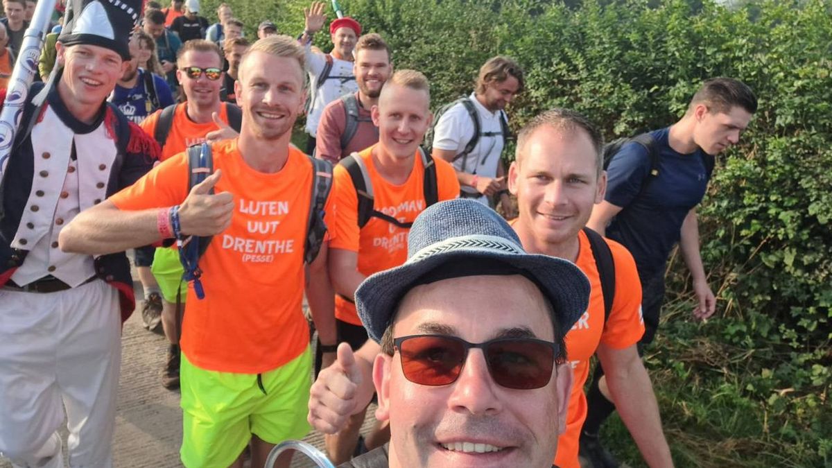 Slotdag Vierdaagse en alle tien van Pesse lopen nog, 'maar wel met pijntjes'