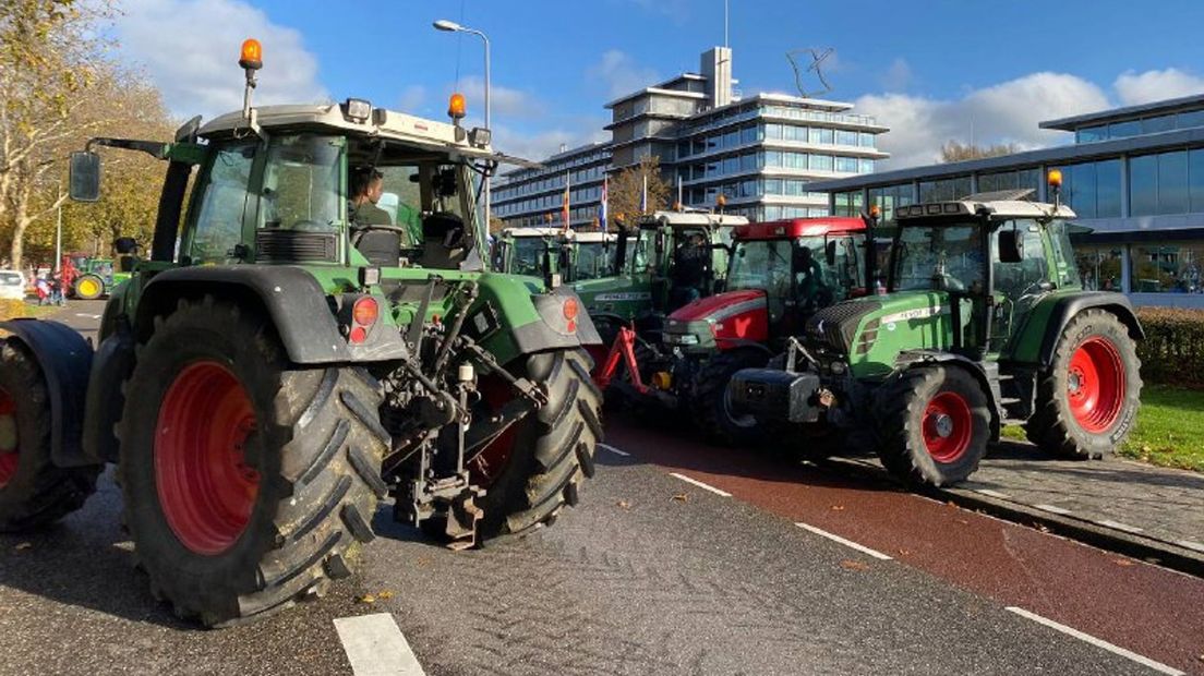 Boeren bij provinciehuis Zwolle