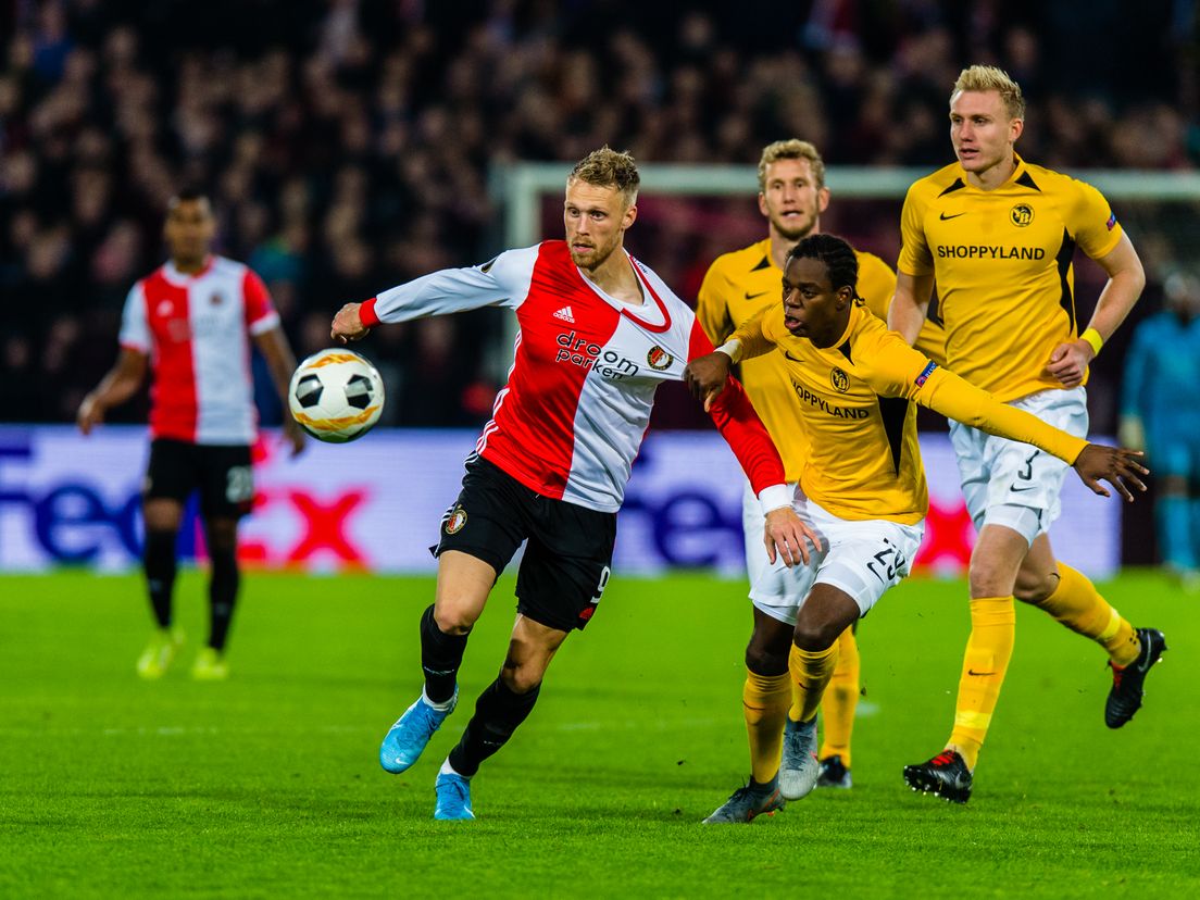 Nicolai Jørgensen vecht een duel uit bij Feyenoord-Young Boys (Bron: VK Sportphoto - Yannick Verhoeven)